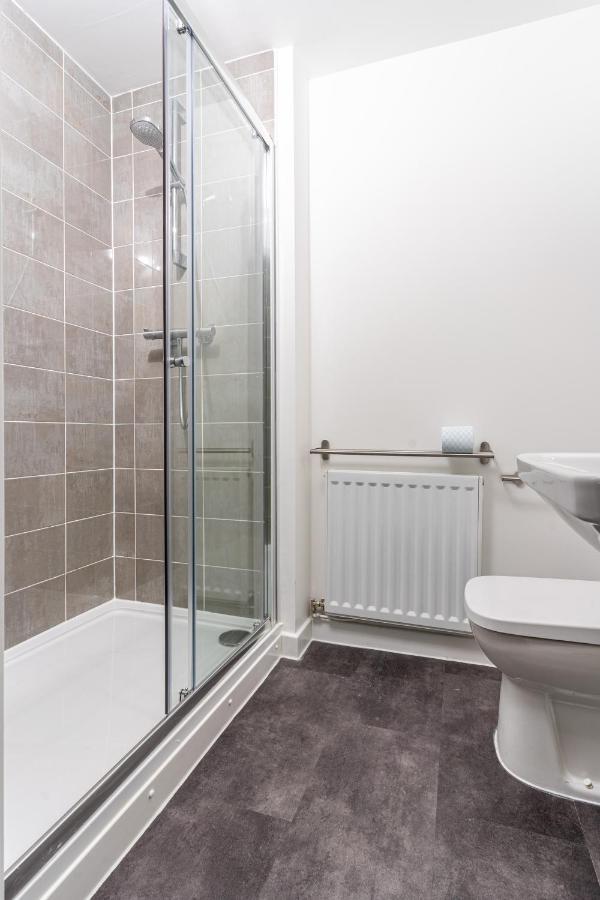 Spacious 3 Bedroom House In Glasgow City With Private Parking & Garden Ngoại thất bức ảnh