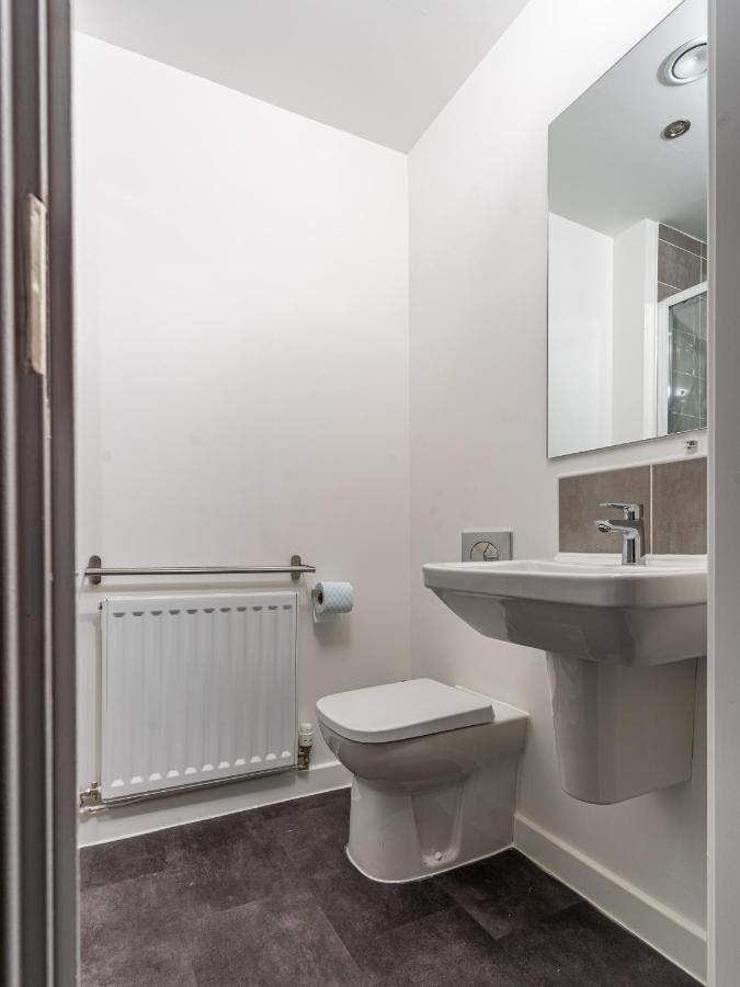 Spacious 3 Bedroom House In Glasgow City With Private Parking & Garden Ngoại thất bức ảnh